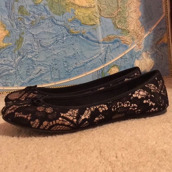 American Eagle AE lace flats - Picture 4 of 4